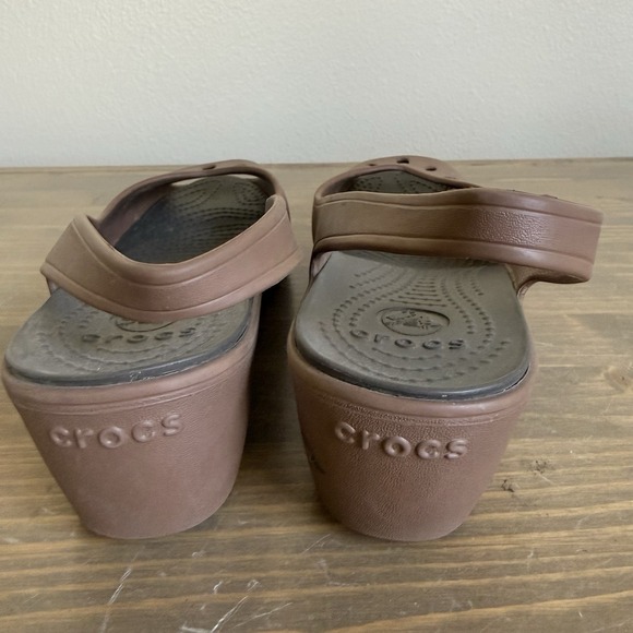 Crocs Women's 9 Brown Mabyn‎ Slingback Peep Toe Mini Wedge Comfort Sandals Shoes - Picture 5 of 9